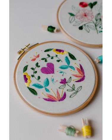 Kit broderie "Coeur et Fleurs" x Caro Tricote