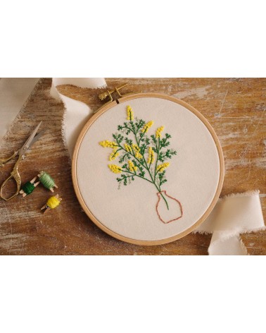 Atelier broderie : le mimosa