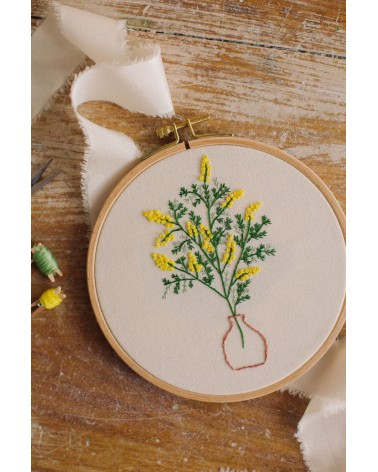 La box N°25 : Broderies Le Mimosa