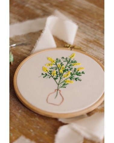La box N°25 : Broderies Le Mimosa