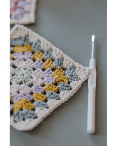 Initiation au crochet : le granny square
