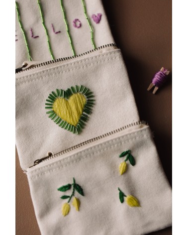 La box N°29 : Les pochettes brodées et perlées